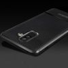 Samsung Galaxy A6+ (2018) Szilikon Tok Prémium Szálcsiszolt-Bőrmintázattal Fekete